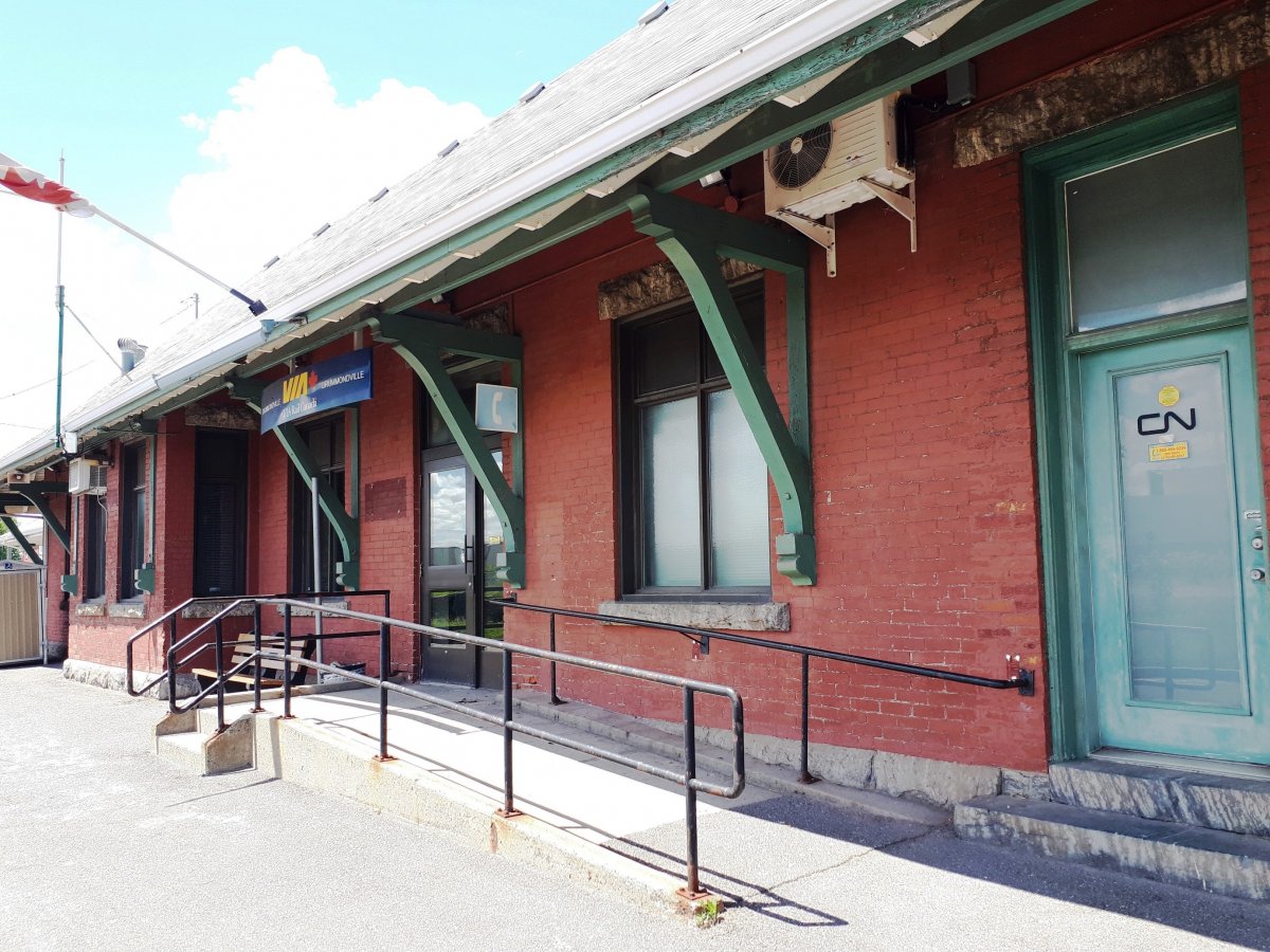 Via Rail Canada(Gare Drummondville) Drummondville accessible