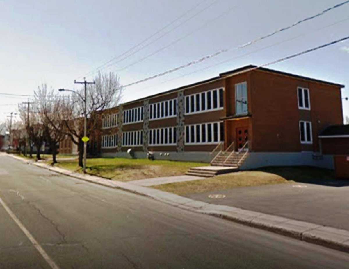 École SaintLouisdeGonzague Centre de services scolaire des Chênes Drummondville accessible École SaintLouisdeGonzague Centre de services scolaire des Chênes Drummondville accessible
