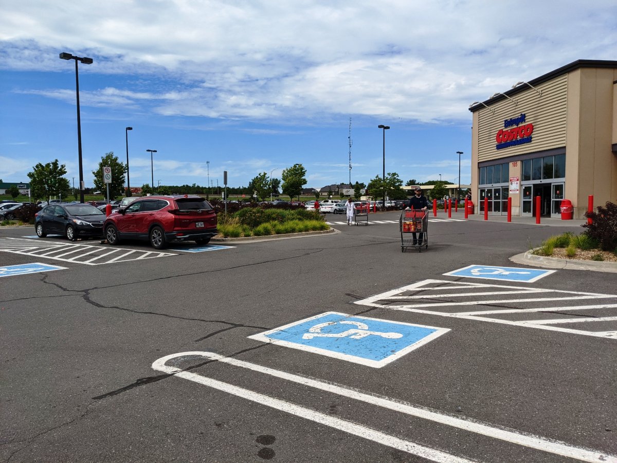 Costco Wholesale Drummondville Drummondville accessible